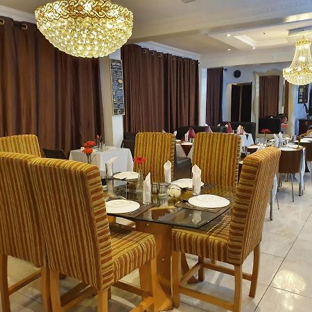 Apartment Royale Hotel & Suite Лагос Екстериор снимка
