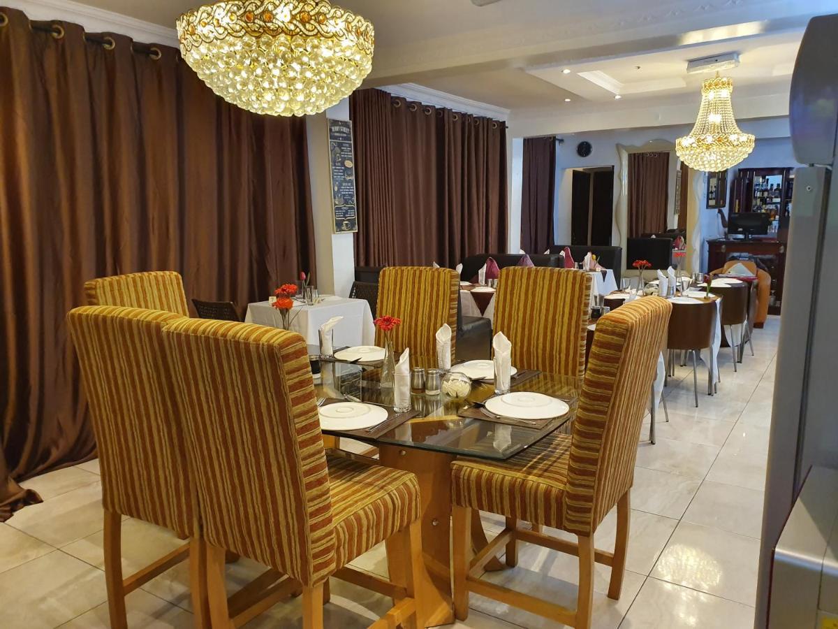 Apartment Royale Hotel & Suite Лагос Екстериор снимка