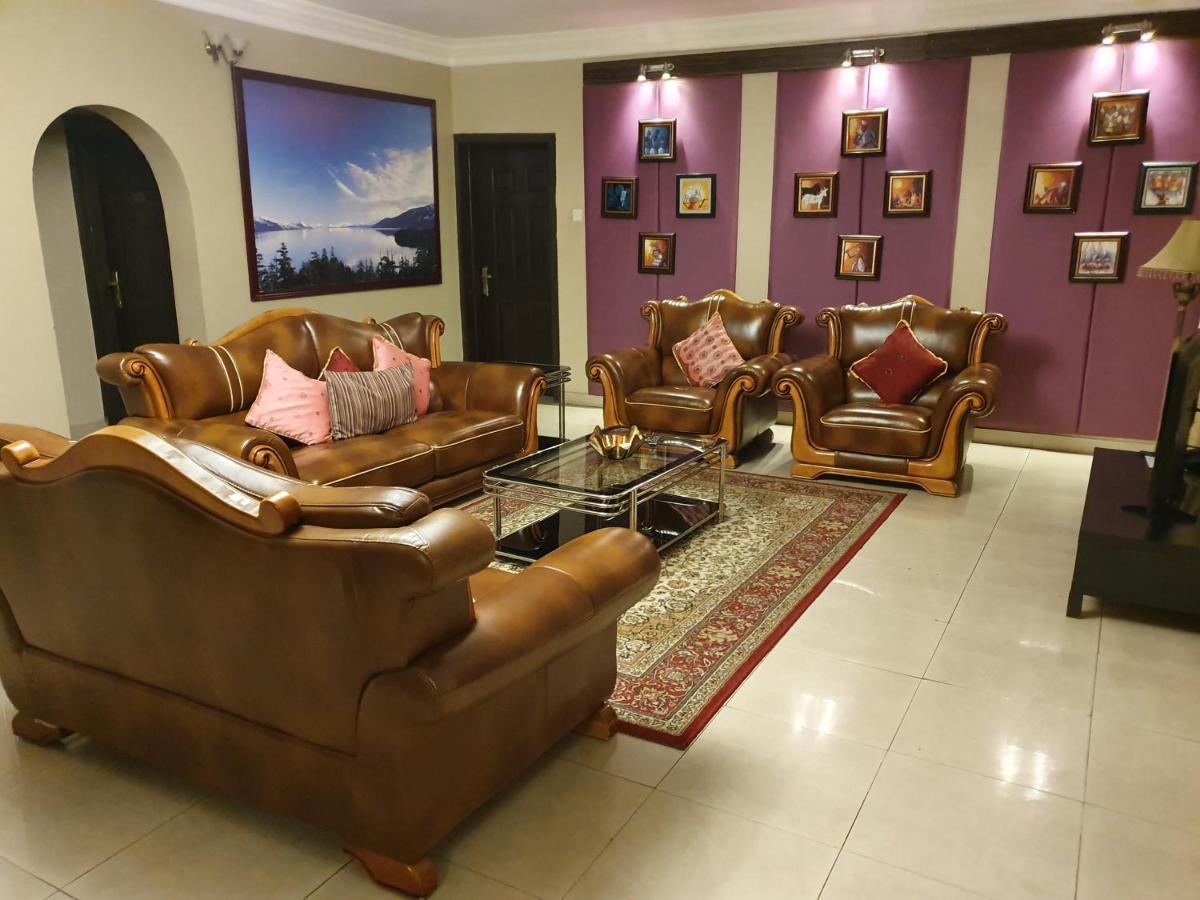 Apartment Royale Hotel & Suite Лагос Екстериор снимка