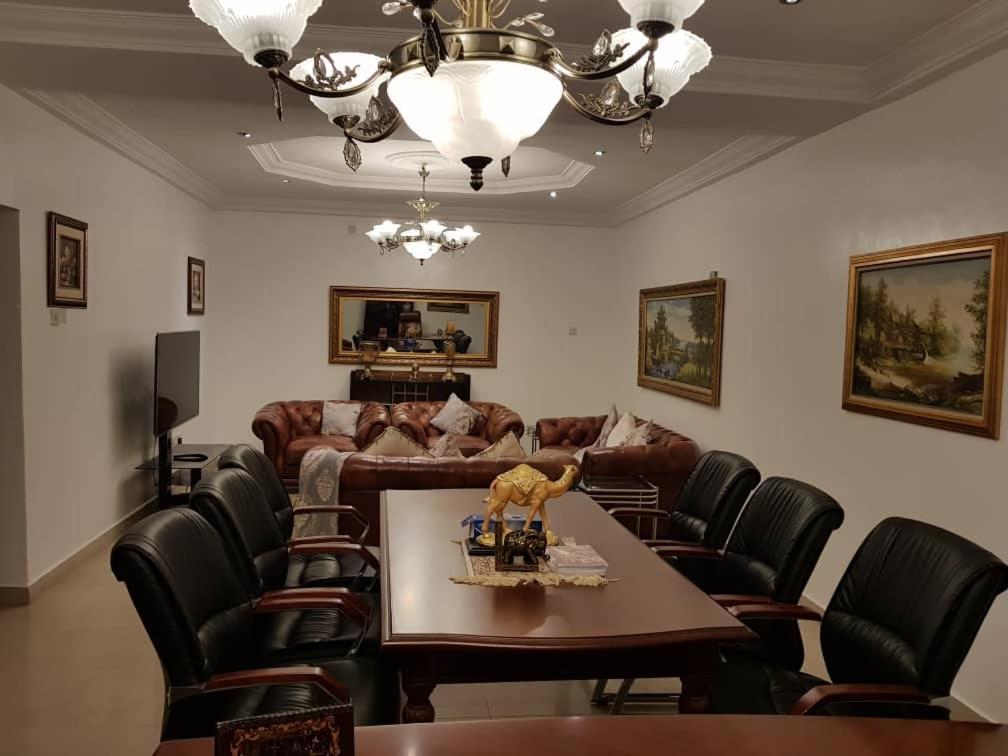 Apartment Royale Hotel & Suite Лагос Екстериор снимка