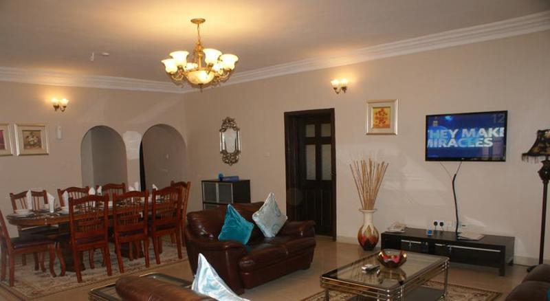 Apartment Royale Hotel & Suite Лагос Екстериор снимка