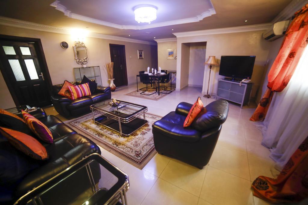 Apartment Royale Hotel & Suite Лагос Екстериор снимка