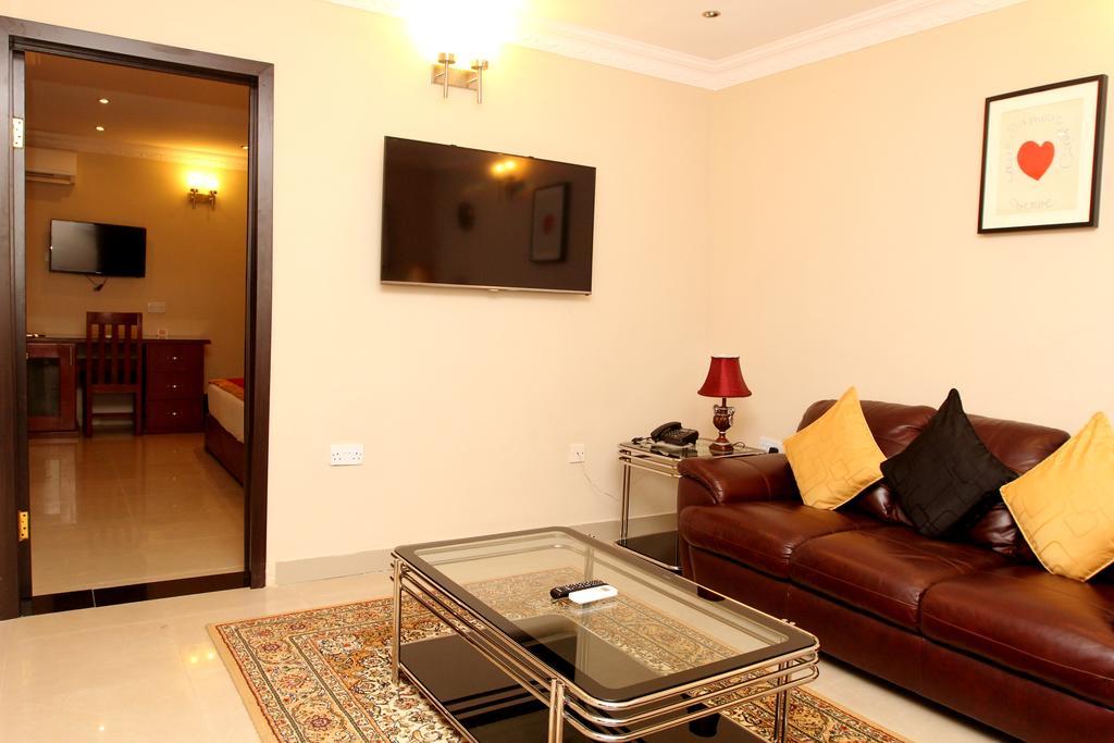Apartment Royale Hotel & Suite Лагос Стая снимка