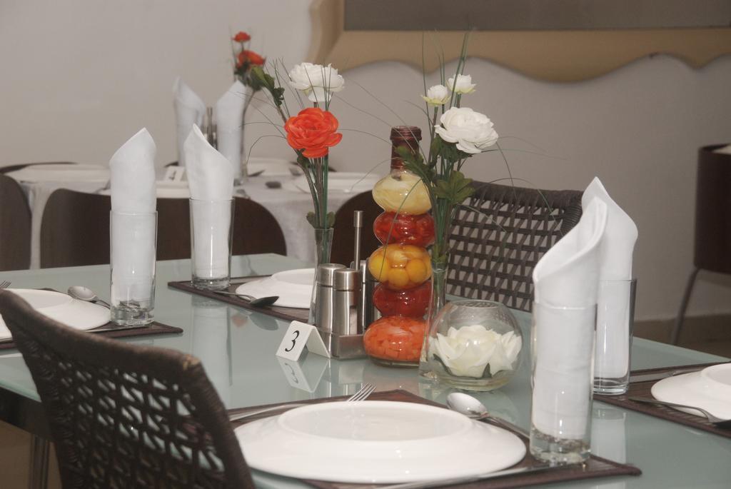 Apartment Royale Hotel & Suite Лагос Екстериор снимка