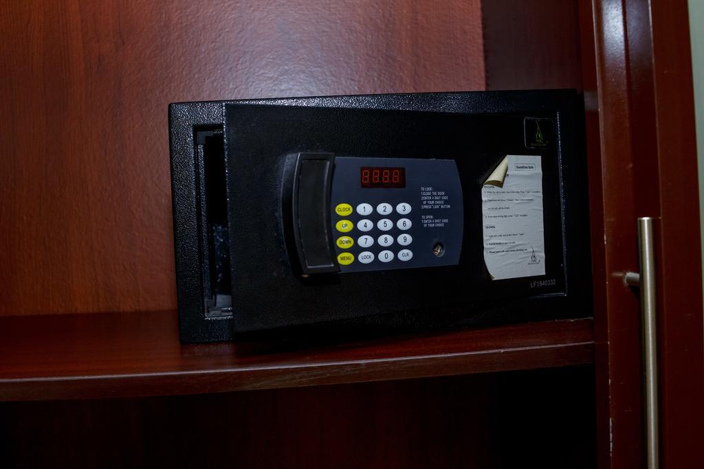 Apartment Royale Hotel & Suite Лагос Екстериор снимка