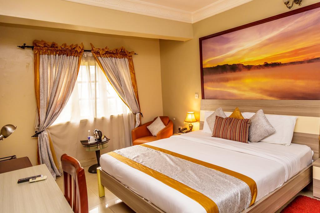 Apartment Royale Hotel & Suite Лагос Екстериор снимка
