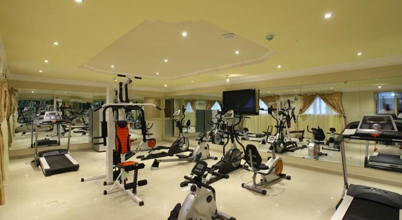 Apartment Royale Hotel & Suite Лагос Екстериор снимка