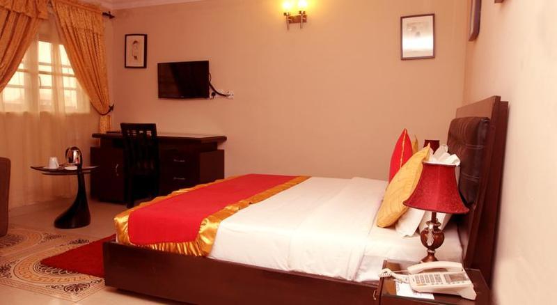 Apartment Royale Hotel & Suite Лагос Екстериор снимка